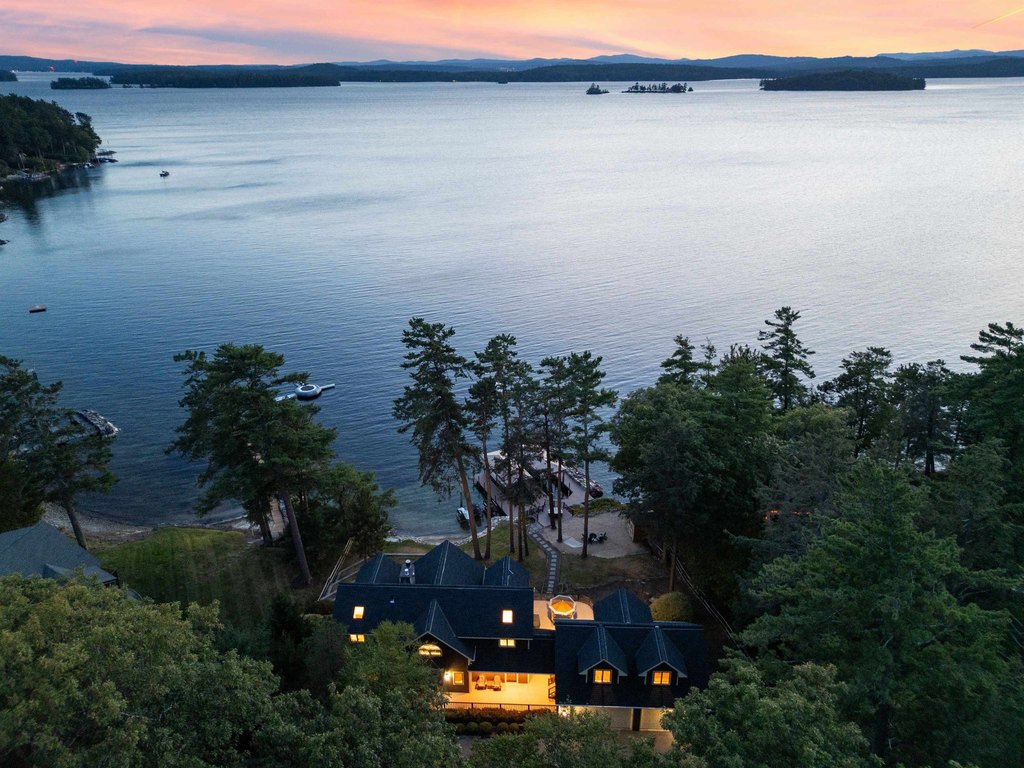 Moultonborough, New Hampshire, 03254, United States, 5 Bedrooms Bedrooms, ,5.5 BathroomsBathrooms,Residential,Forsale,1952906