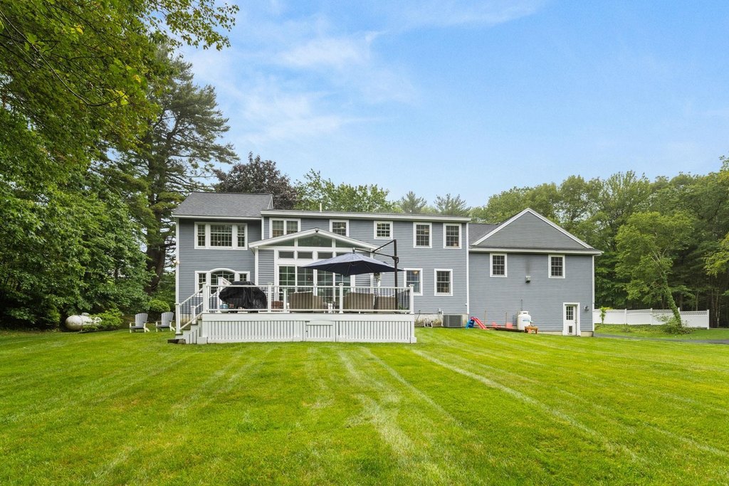 North Hampton, New Hampshire, 03862, United States, 4 Bedrooms Bedrooms, ,2.5 BathroomsBathrooms,Residential,Forsale,1952916