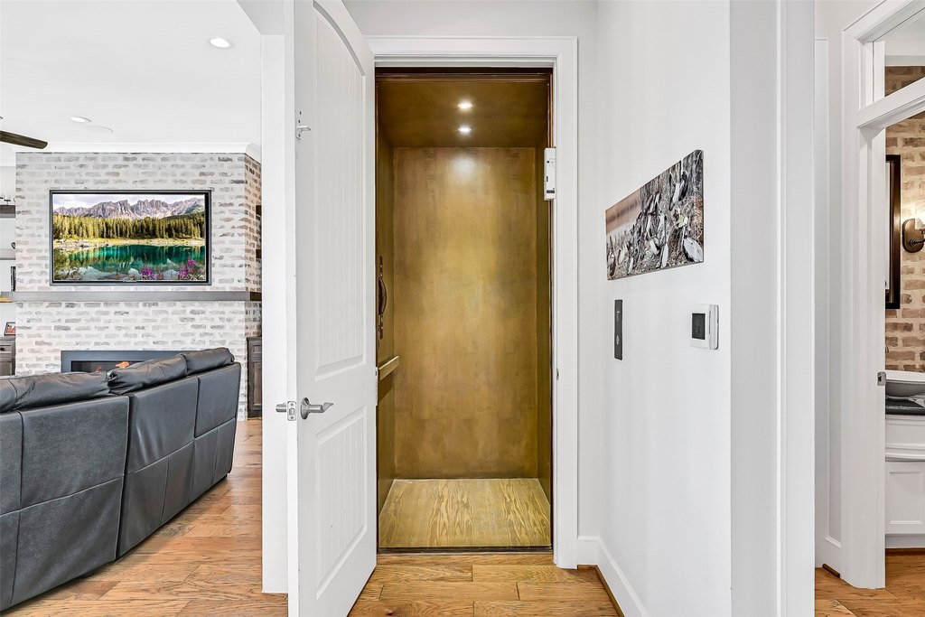 Galveston, Texas, 77554, United States, 4 Bedrooms Bedrooms, ,4.5 BathroomsBathrooms,Residential,Forsale,1954137