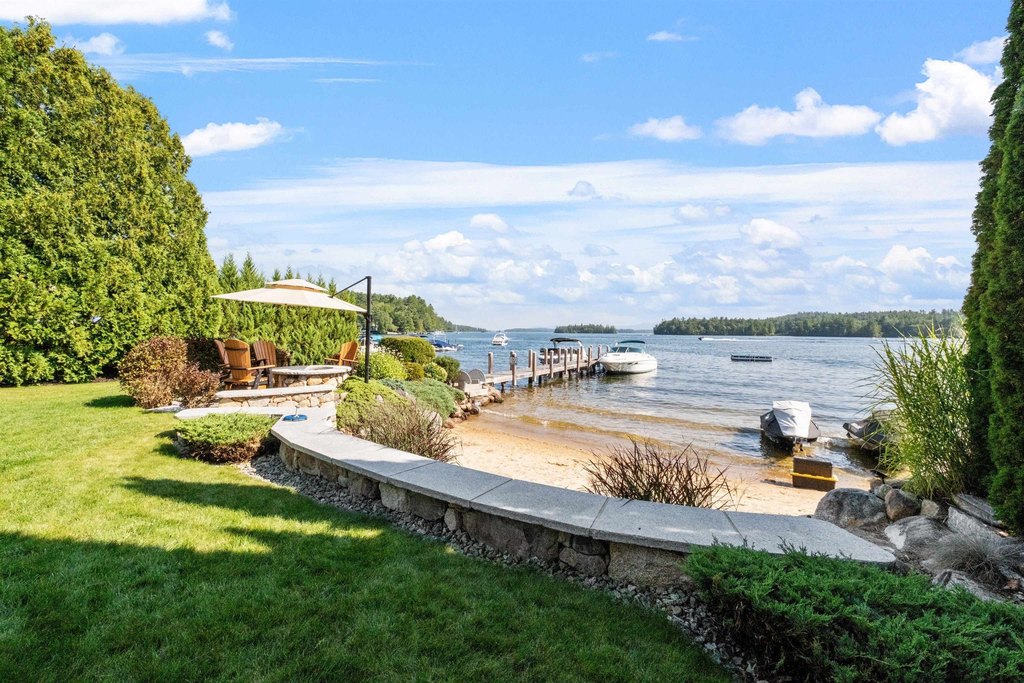Moultonborough, New Hampshire, 03254, United States, 5 Bedrooms Bedrooms, ,3 BathroomsBathrooms,Residential,Forsale,1952912