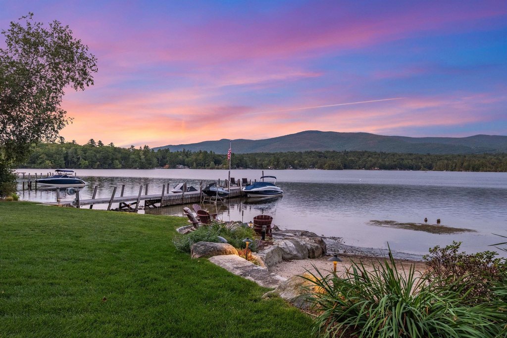 Moultonborough, New Hampshire, 03254, United States, 4 Bedrooms Bedrooms, ,3 BathroomsBathrooms,Residential,Forsale,1952908
