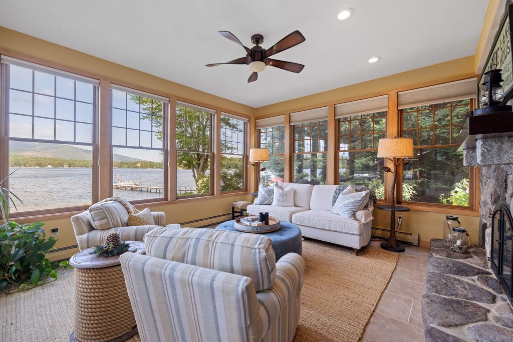 Moultonborough, New Hampshire, 03254, United States, 4 Bedrooms Bedrooms, ,3 BathroomsBathrooms,Residential,Forsale,1952908