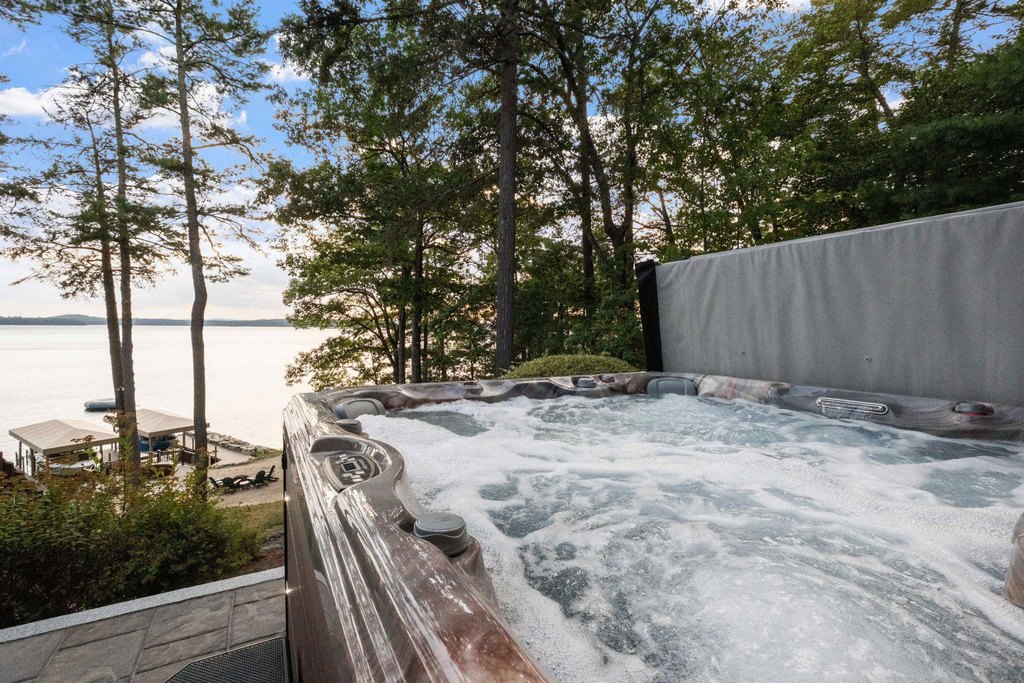 Moultonborough, New Hampshire, 03254, United States, 5 Bedrooms Bedrooms, ,5.5 BathroomsBathrooms,Residential,Forsale,1952906