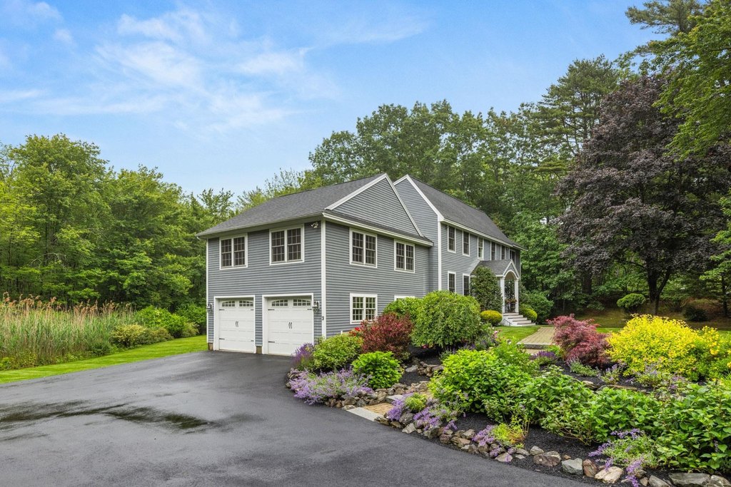 North Hampton, New Hampshire, 03862, United States, 4 Bedrooms Bedrooms, ,2.5 BathroomsBathrooms,Residential,Forsale,1952916
