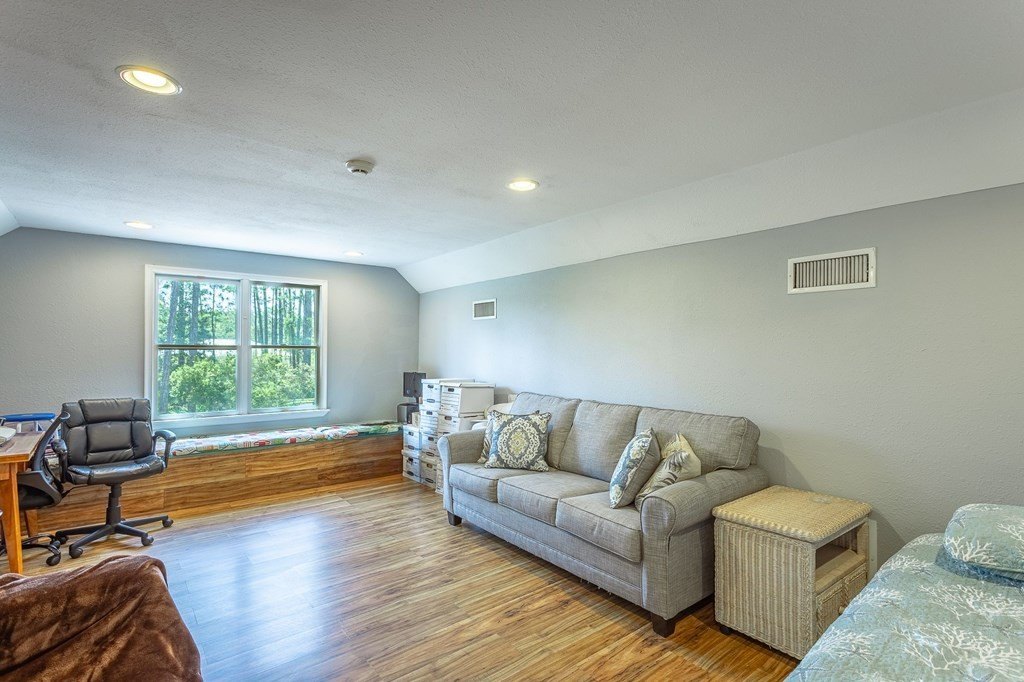 Eastpoint, Florida, 32328, United States, 4 Bedrooms Bedrooms, ,3 BathroomsBathrooms,Residential,Forsale,1946765