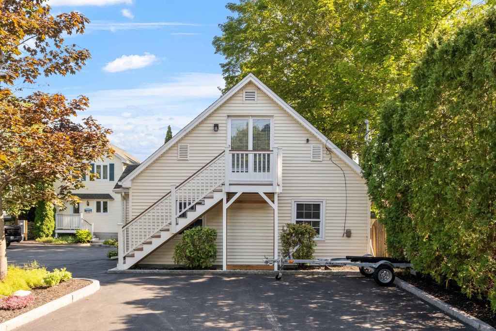 Moultonborough, New Hampshire, 03254, United States, 5 Bedrooms Bedrooms, ,3 BathroomsBathrooms,Residential,Forsale,1952912