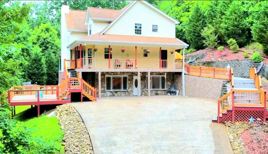 Ooltewah, Tennessee, 37363, United States, 4 Bedrooms Bedrooms, ,3.5 BathroomsBathrooms,Residential,Forsale,1894390