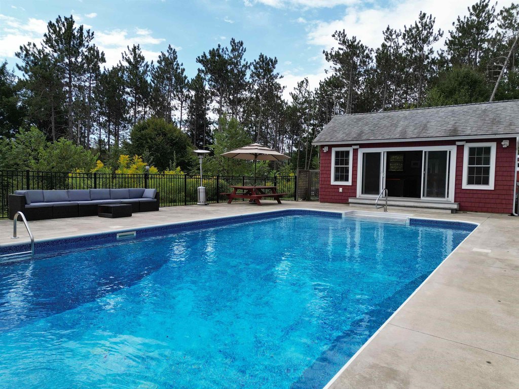 Underhill, Vermont, 05489, United States, 4 Bedrooms Bedrooms, ,3 BathroomsBathrooms,Residential,Forsale,1953117