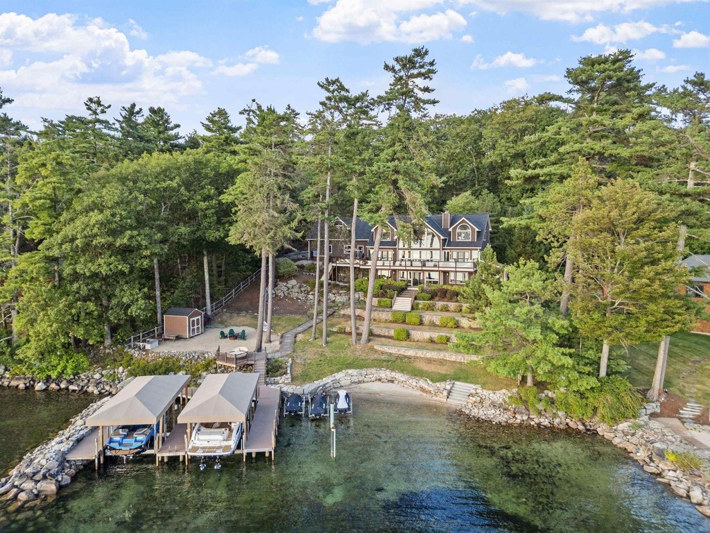 Moultonborough, New Hampshire, 03254, United States, 5 Bedrooms Bedrooms, ,5.5 BathroomsBathrooms,Residential,Forsale,1952906