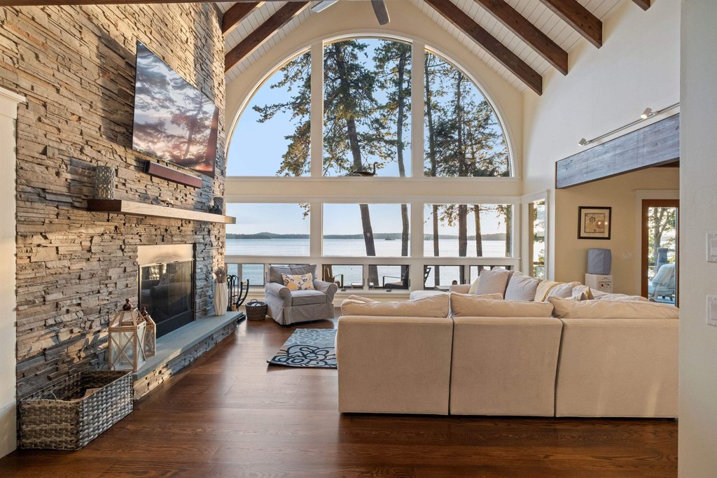 Moultonborough, New Hampshire, 03254, United States, 5 Bedrooms Bedrooms, ,5.5 BathroomsBathrooms,Residential,Forsale,1952906