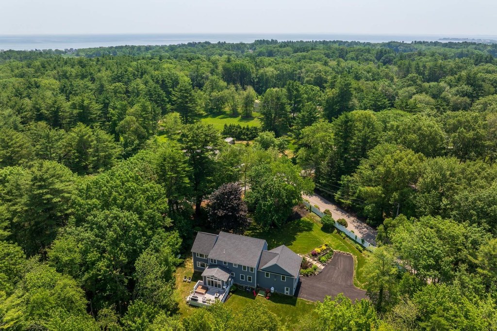 North Hampton, New Hampshire, 03862, United States, 4 Bedrooms Bedrooms, ,2.5 BathroomsBathrooms,Residential,Forsale,1952916