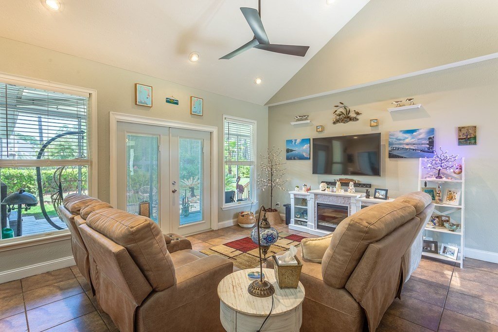 Eastpoint, Florida, 32328, United States, 4 Bedrooms Bedrooms, ,3 BathroomsBathrooms,Residential,Forsale,1946765
