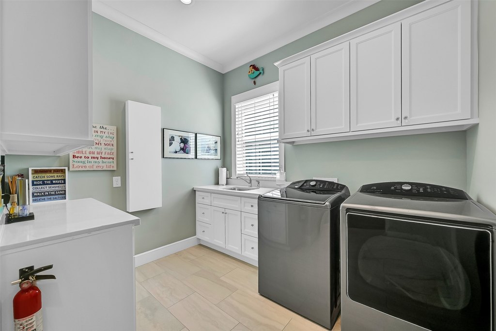 Galveston, Texas, 77554, United States, 4 Bedrooms Bedrooms, ,4.5 BathroomsBathrooms,Residential,Forsale,1954137