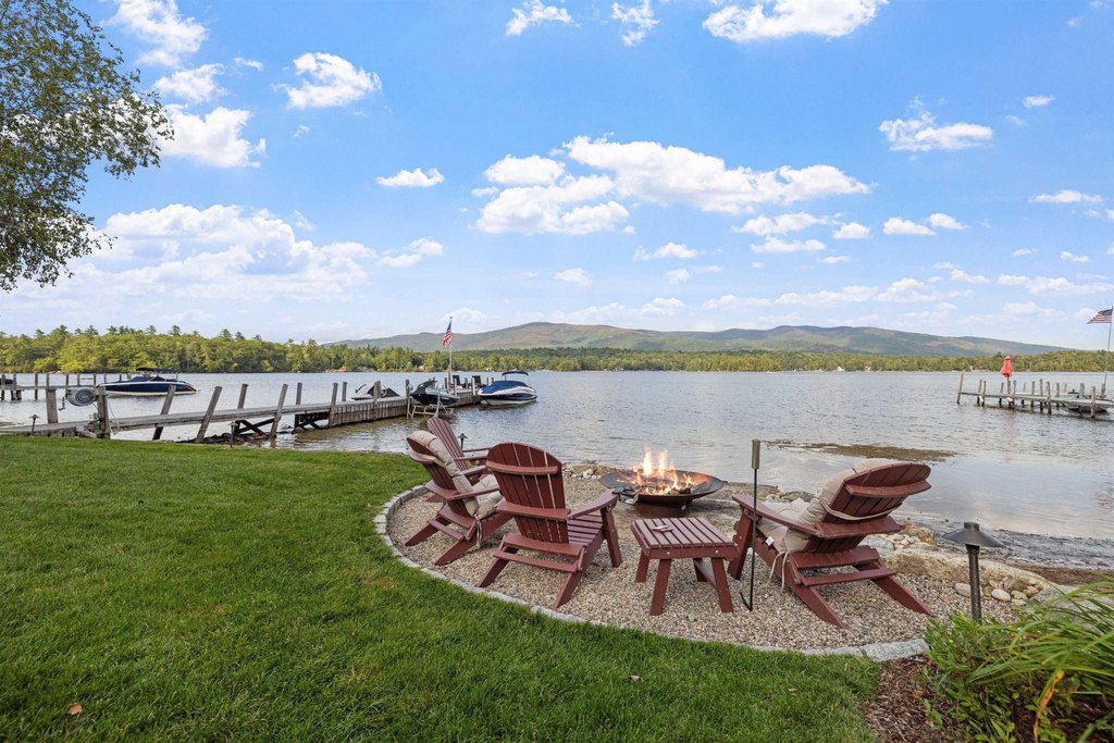 Moultonborough, New Hampshire, 03254, United States, 4 Bedrooms Bedrooms, ,3 BathroomsBathrooms,Residential,Forsale,1952908