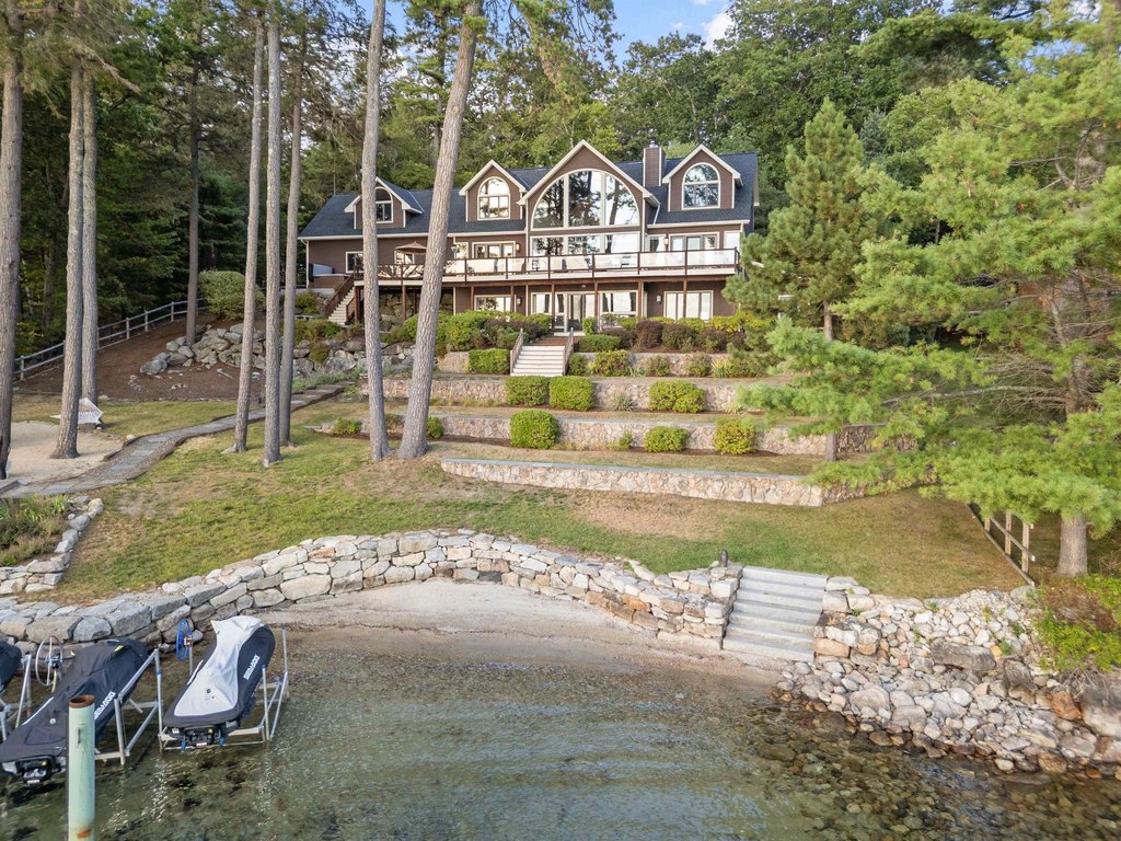 Moultonborough, New Hampshire, 03254, United States, 5 Bedrooms Bedrooms, ,5.5 BathroomsBathrooms,Residential,Forsale,1952906