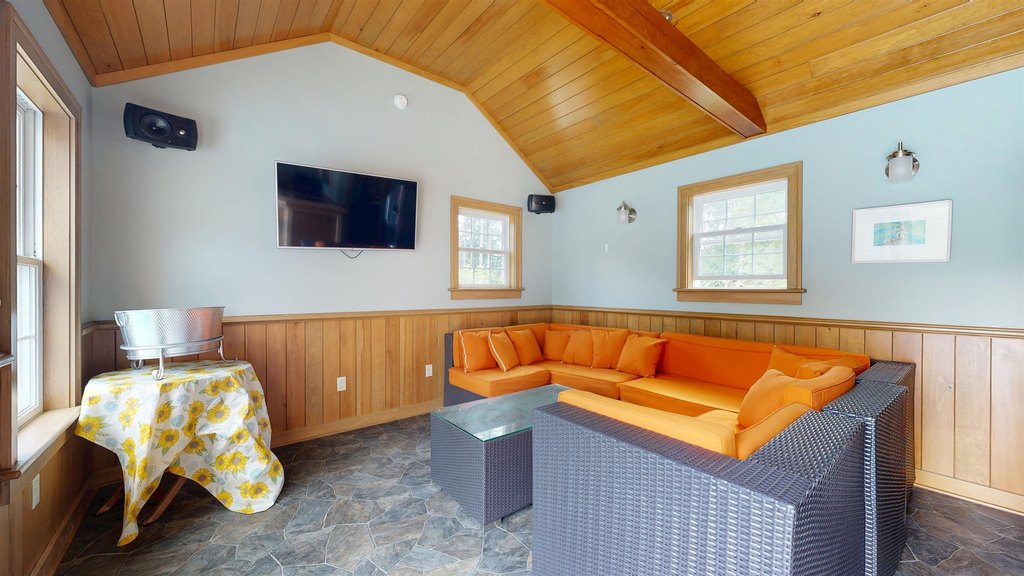 Underhill, Vermont, 05489, United States, 4 Bedrooms Bedrooms, ,3 BathroomsBathrooms,Residential,Forsale,1953117