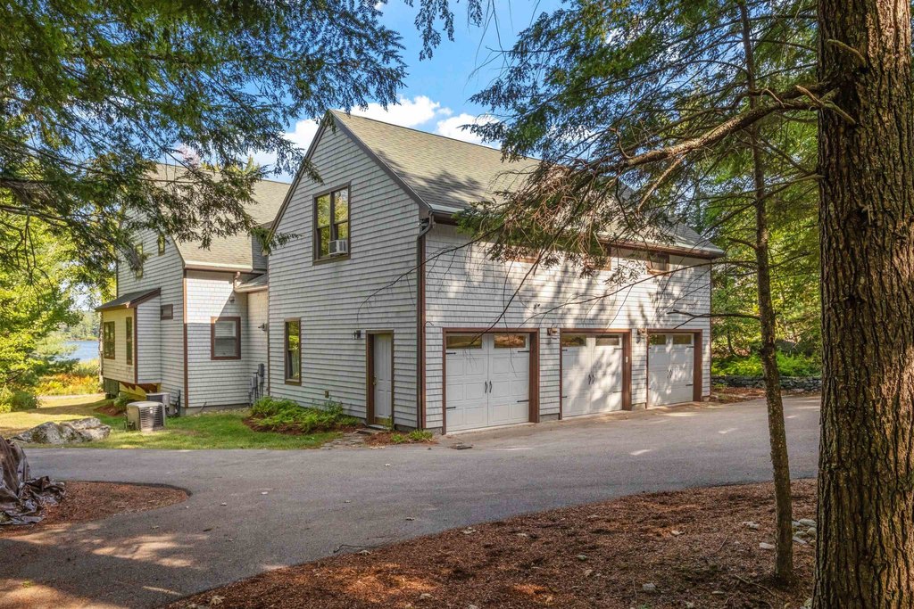 Moultonborough, New Hampshire, 03254, United States, 5 Bedrooms Bedrooms, ,3.5 BathroomsBathrooms,Residential,Forsale,1952910