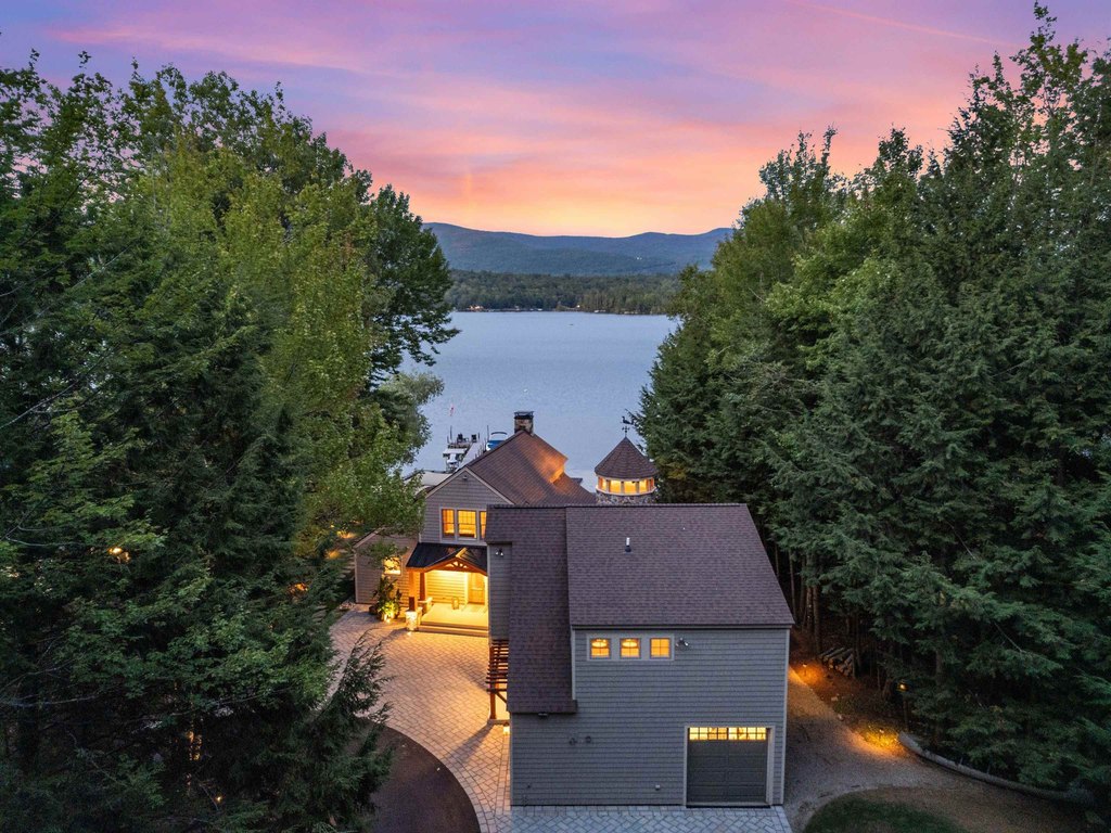Moultonborough, New Hampshire, 03254, United States, 4 Bedrooms Bedrooms, ,3 BathroomsBathrooms,Residential,Forsale,1952908