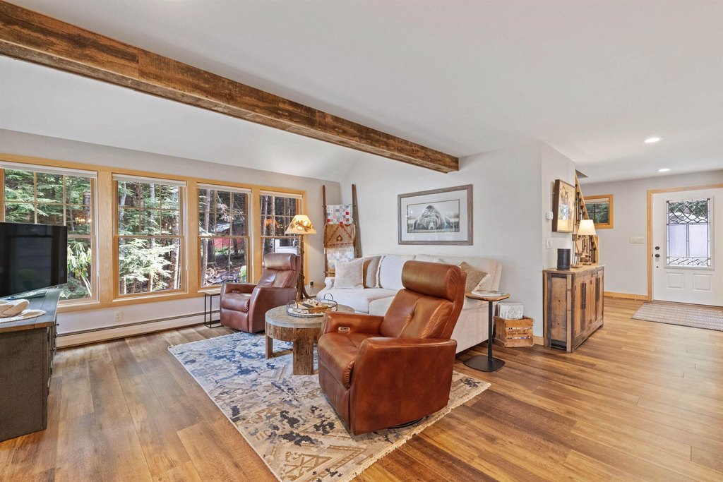Moultonborough, New Hampshire, 03254, United States, 4 Bedrooms Bedrooms, ,3 BathroomsBathrooms,Residential,Forsale,1952908