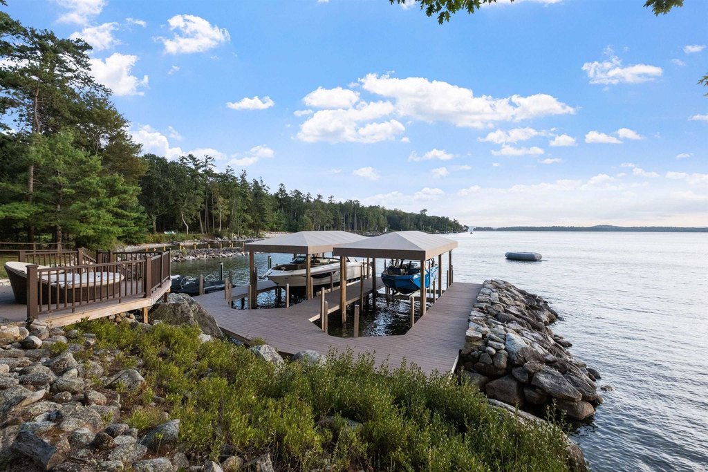 Moultonborough, New Hampshire, 03254, United States, 5 Bedrooms Bedrooms, ,5.5 BathroomsBathrooms,Residential,Forsale,1952906