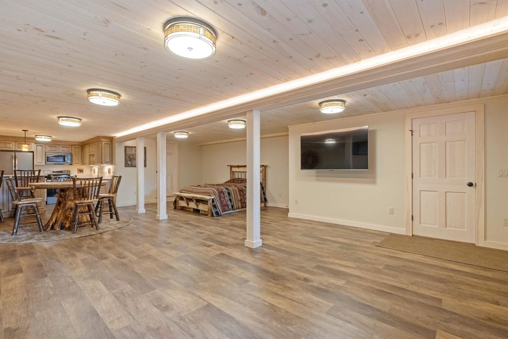 Moultonborough, New Hampshire, 03254, United States, 5 Bedrooms Bedrooms, ,3 BathroomsBathrooms,Residential,Forsale,1952912