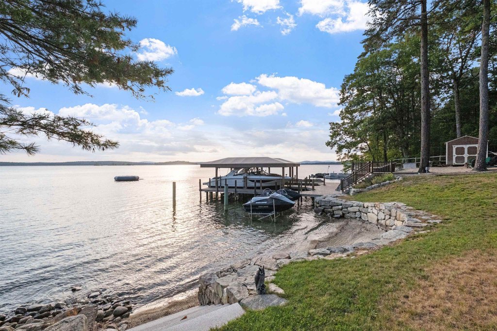 Moultonborough, New Hampshire, 03254, United States, 5 Bedrooms Bedrooms, ,5.5 BathroomsBathrooms,Residential,Forsale,1952906