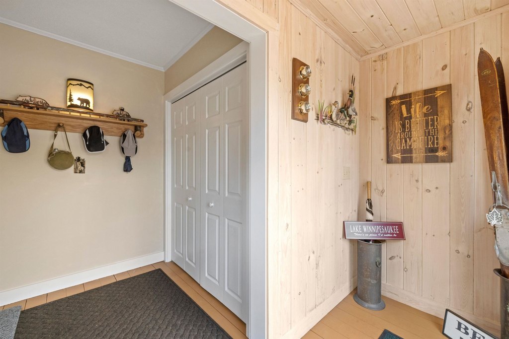 Moultonborough, New Hampshire, 03254, United States, 5 Bedrooms Bedrooms, ,3 BathroomsBathrooms,Residential,Forsale,1952912