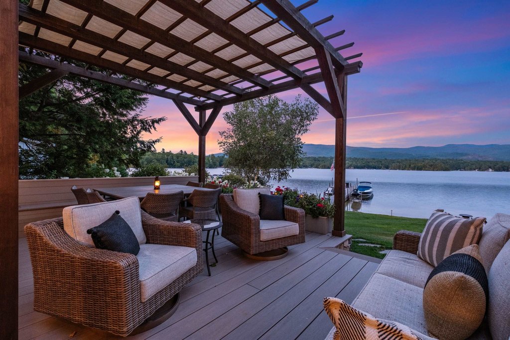 Moultonborough, New Hampshire, 03254, United States, 4 Bedrooms Bedrooms, ,3 BathroomsBathrooms,Residential,Forsale,1952908
