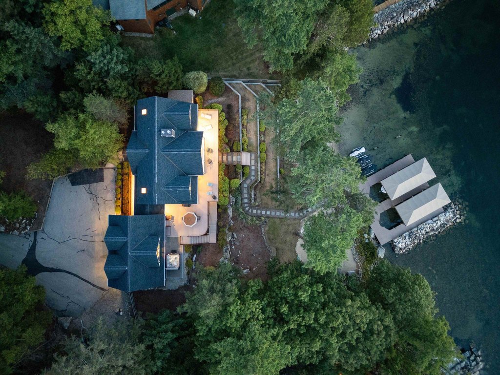 Moultonborough, New Hampshire, 03254, United States, 5 Bedrooms Bedrooms, ,5.5 BathroomsBathrooms,Residential,Forsale,1952906