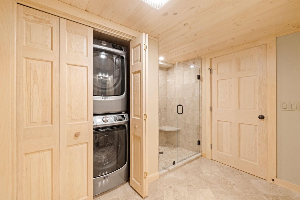 Moultonborough, New Hampshire, 03254, United States, 5 Bedrooms Bedrooms, ,3 BathroomsBathrooms,Residential,Forsale,1952912