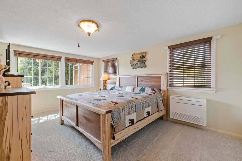 Moultonborough, New Hampshire, 03254, United States, 5 Bedrooms Bedrooms, ,3 BathroomsBathrooms,Residential,Forsale,1952912