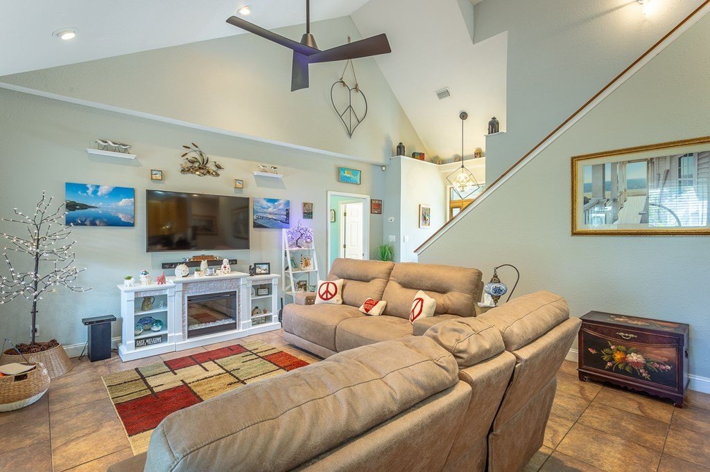 Eastpoint, Florida, 32328, United States, 4 Bedrooms Bedrooms, ,3 BathroomsBathrooms,Residential,Forsale,1946765