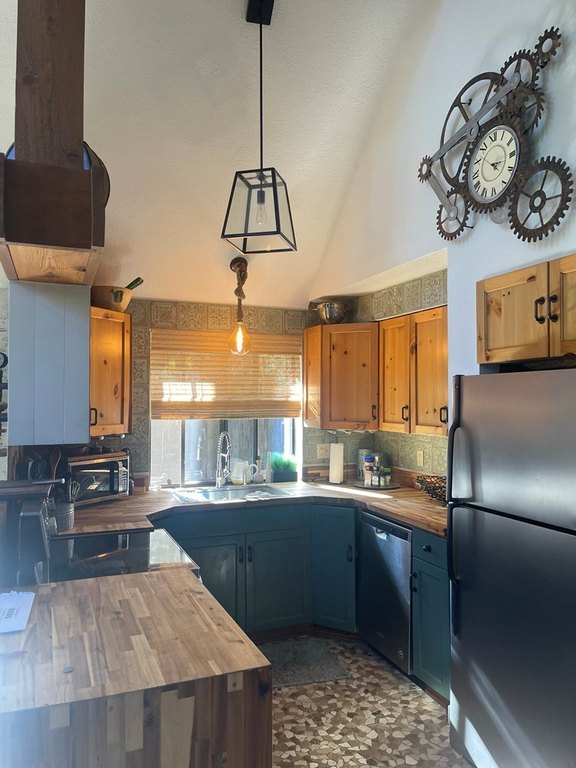 McCall, Idaho, 83638, United States, 3 Bedrooms Bedrooms, ,1.5 BathroomsBathrooms,Residential,Forsale,1996723