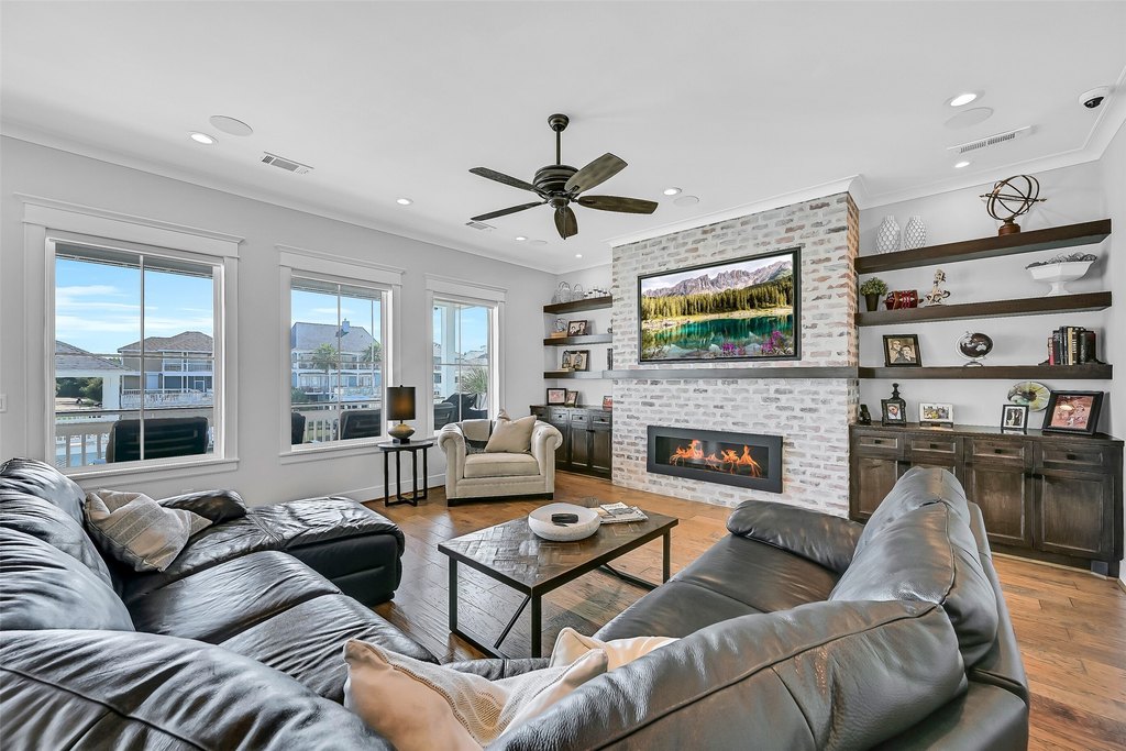 Galveston, Texas, 77554, United States, 4 Bedrooms Bedrooms, ,4.5 BathroomsBathrooms,Residential,Forsale,1954137