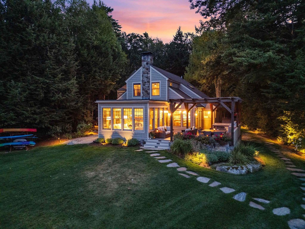 Moultonborough, New Hampshire, 03254, United States, 4 Bedrooms Bedrooms, ,3 BathroomsBathrooms,Residential,Forsale,1952908