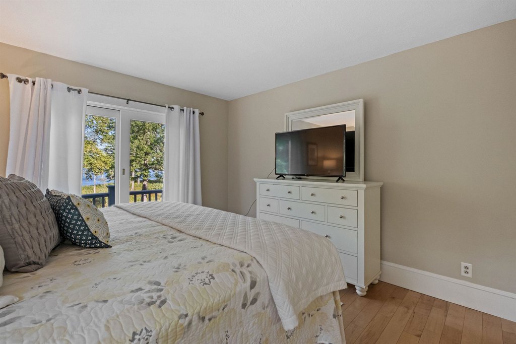 Moultonborough, New Hampshire, 03254, United States, 5 Bedrooms Bedrooms, ,3.5 BathroomsBathrooms,Residential,Forsale,1952910