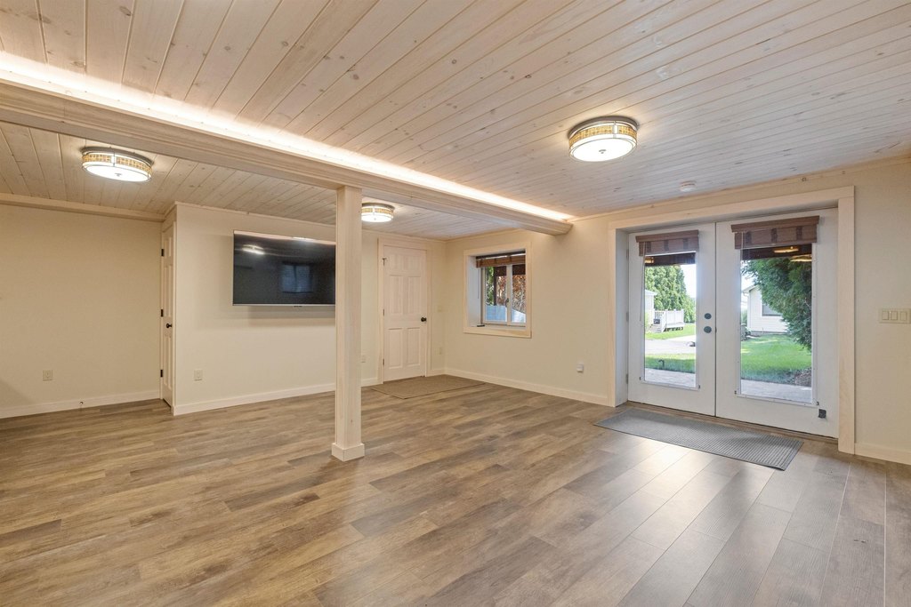 Moultonborough, New Hampshire, 03254, United States, 5 Bedrooms Bedrooms, ,3 BathroomsBathrooms,Residential,Forsale,1952912
