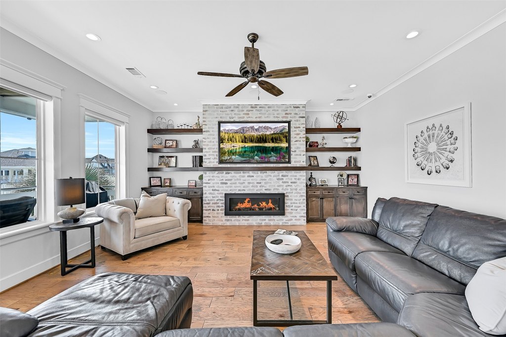 Galveston, Texas, 77554, United States, 4 Bedrooms Bedrooms, ,4.5 BathroomsBathrooms,Residential,Forsale,1954137