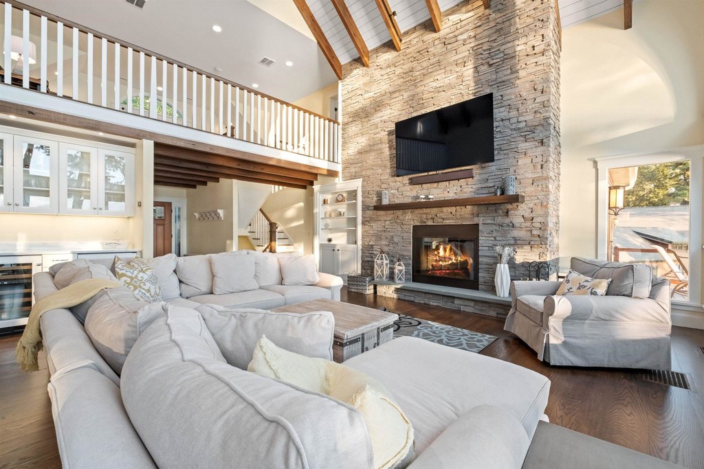 Moultonborough, New Hampshire, 03254, United States, 5 Bedrooms Bedrooms, ,5.5 BathroomsBathrooms,Residential,Forsale,1952906