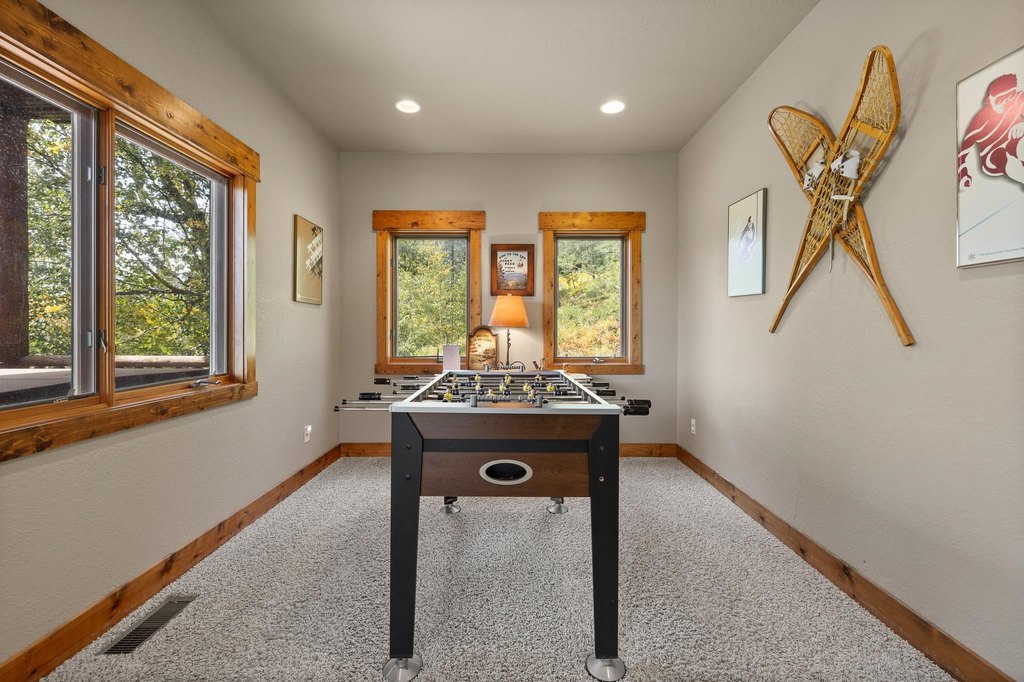 Lead, South Dakota, 57754, United States, 3 Bedrooms Bedrooms, ,2 BathroomsBathrooms,Residential,Forsale,1962251