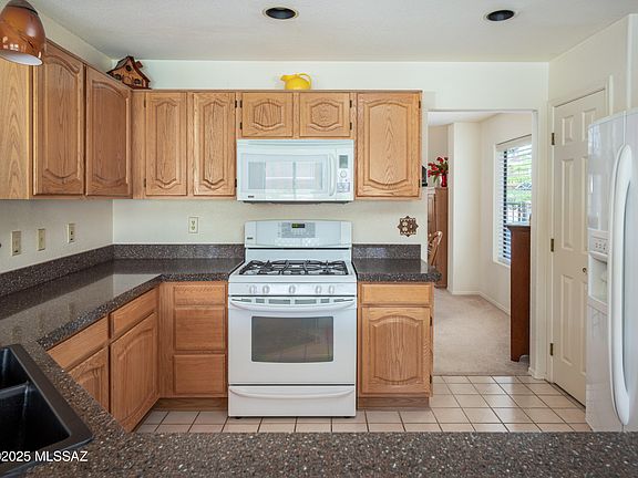 Oro Valley, Arizona, 85737, United States, 3 Bedrooms Bedrooms, ,3 BathroomsBathrooms,Residential,Forsale,1963513