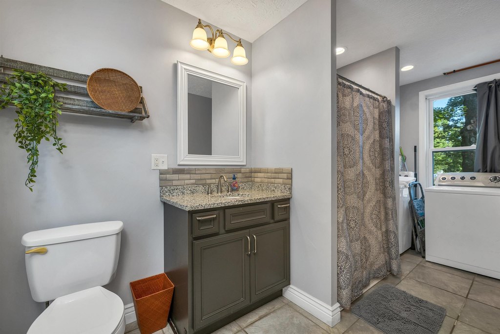 Wolfeboro, New Hampshire, 03894, United States, 3 Bedrooms Bedrooms, ,2 BathroomsBathrooms,Residential,Forsale,1952896
