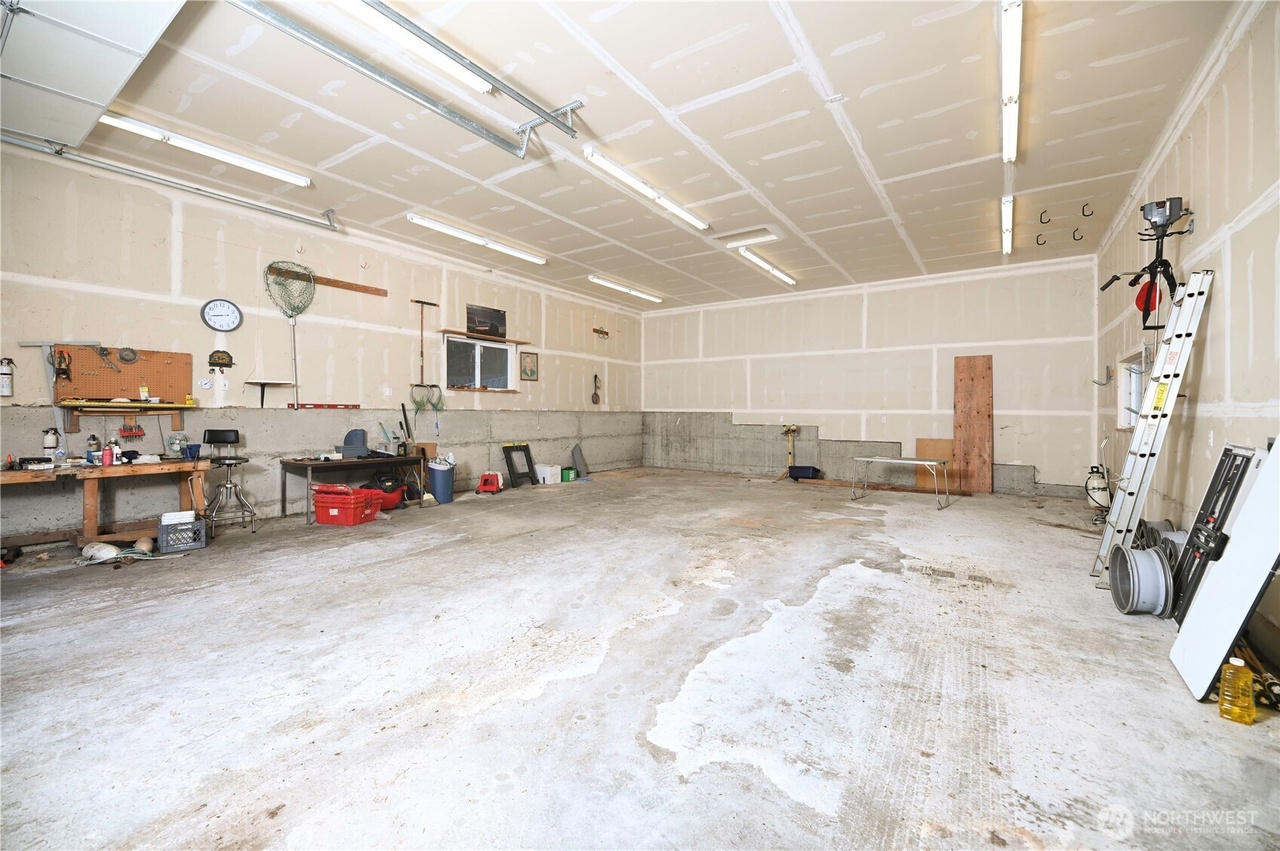 Edmonds, Washington, 98026, United States, 3 Bedrooms Bedrooms, ,2 BathroomsBathrooms,Residential,Forsale,1946226