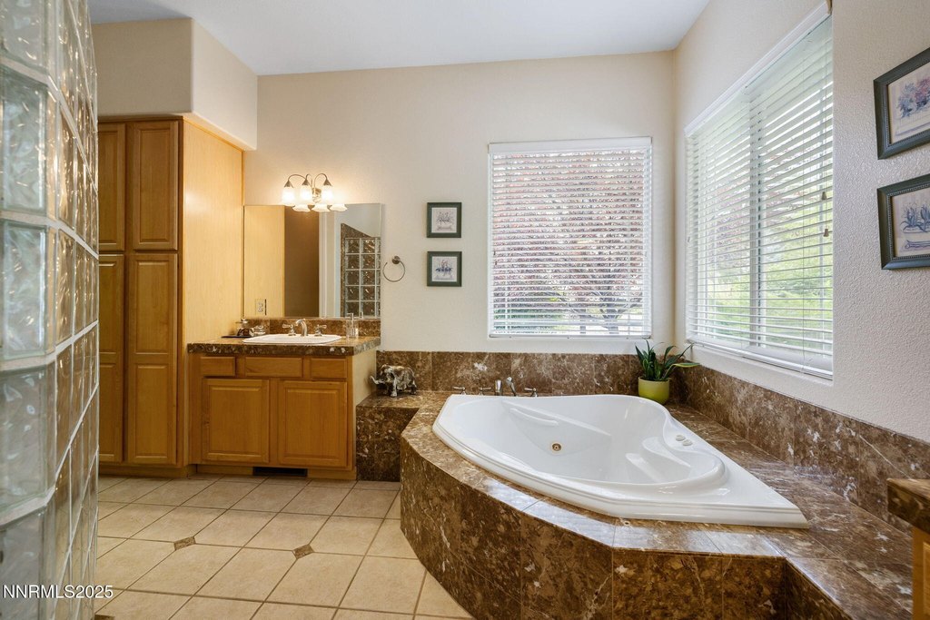 Reno, Nevada, 89519, United States, 4 Bedrooms Bedrooms, ,2.5 BathroomsBathrooms,Residential,Forsale,1954163