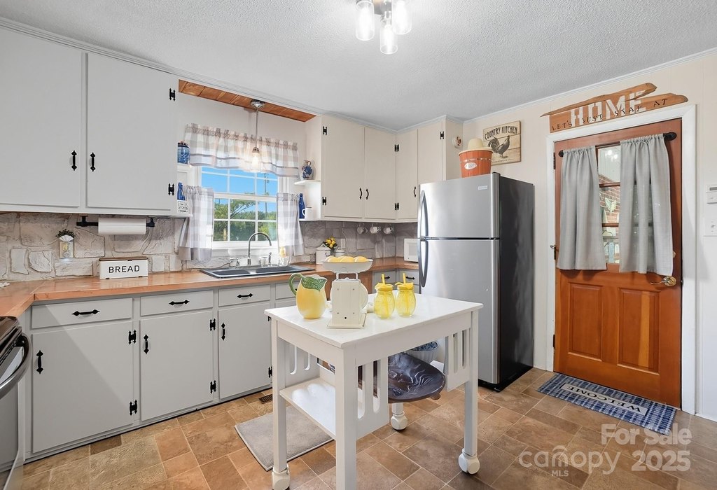Monroe, North Carolina, 28110, United States, 3 Bedrooms Bedrooms, ,1 BathroomBathrooms,Residential,Forsale,1953170