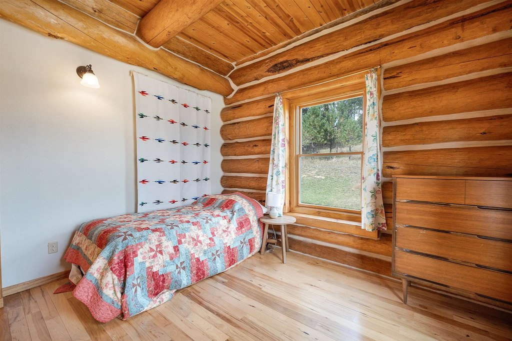 Custer, South Dakota, 57730, United States, 3 Bedrooms Bedrooms, ,2 BathroomsBathrooms,Residential,Forsale,1963297