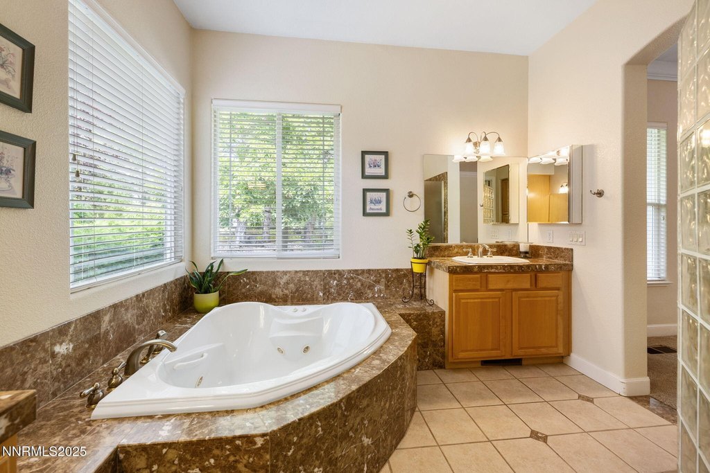 Reno, Nevada, 89519, United States, 4 Bedrooms Bedrooms, ,2.5 BathroomsBathrooms,Residential,Forsale,1954163