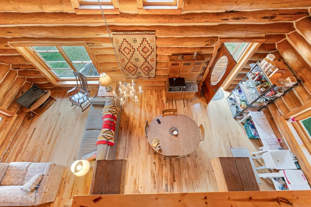 Custer, South Dakota, 57730, United States, 3 Bedrooms Bedrooms, ,2 BathroomsBathrooms,Residential,Forsale,1963297