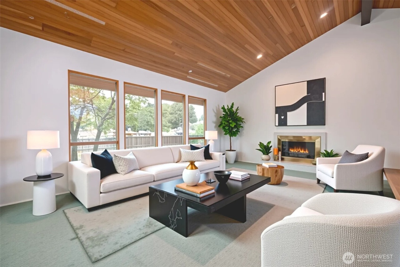 Edmonds, Washington, 98026, United States, 3 Bedrooms Bedrooms, ,2 BathroomsBathrooms,Residential,Forsale,1946226