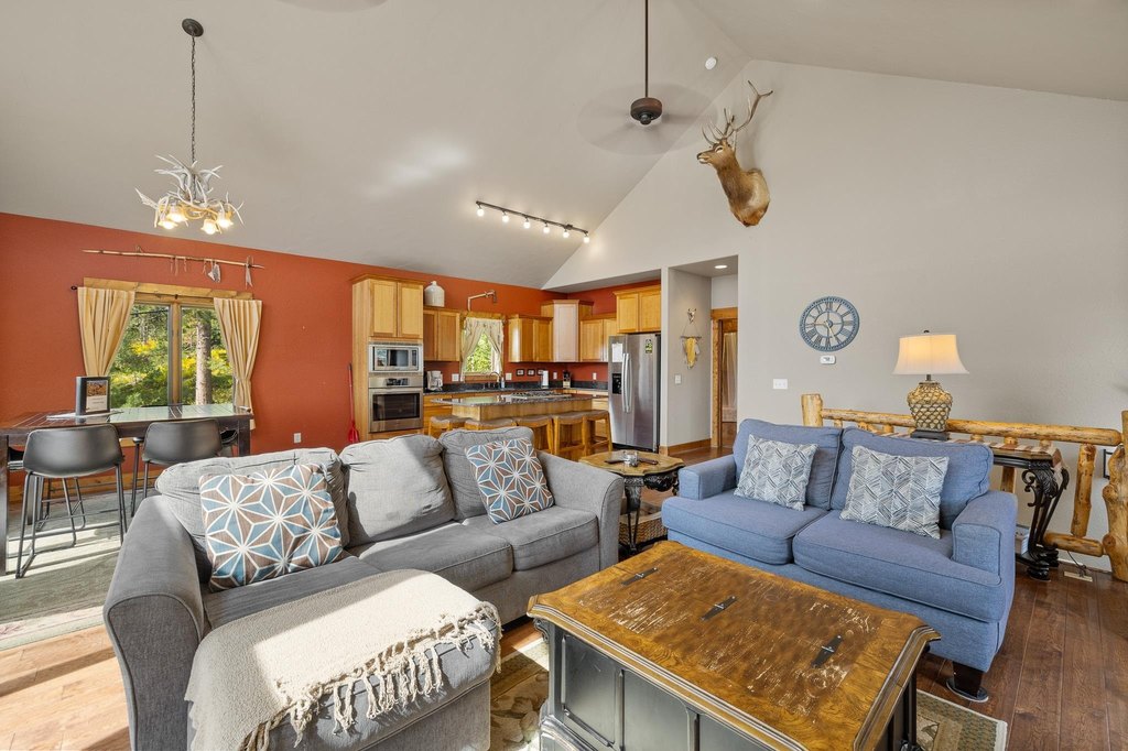 Lead, South Dakota, 57754, United States, 3 Bedrooms Bedrooms, ,2 BathroomsBathrooms,Residential,Forsale,1962251